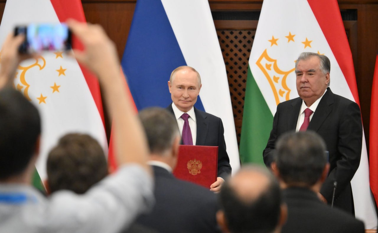 Переговоры Путина и Рахмона: осуждение санкций, сотрудничество в миграционной сфере, помощь Афганистану