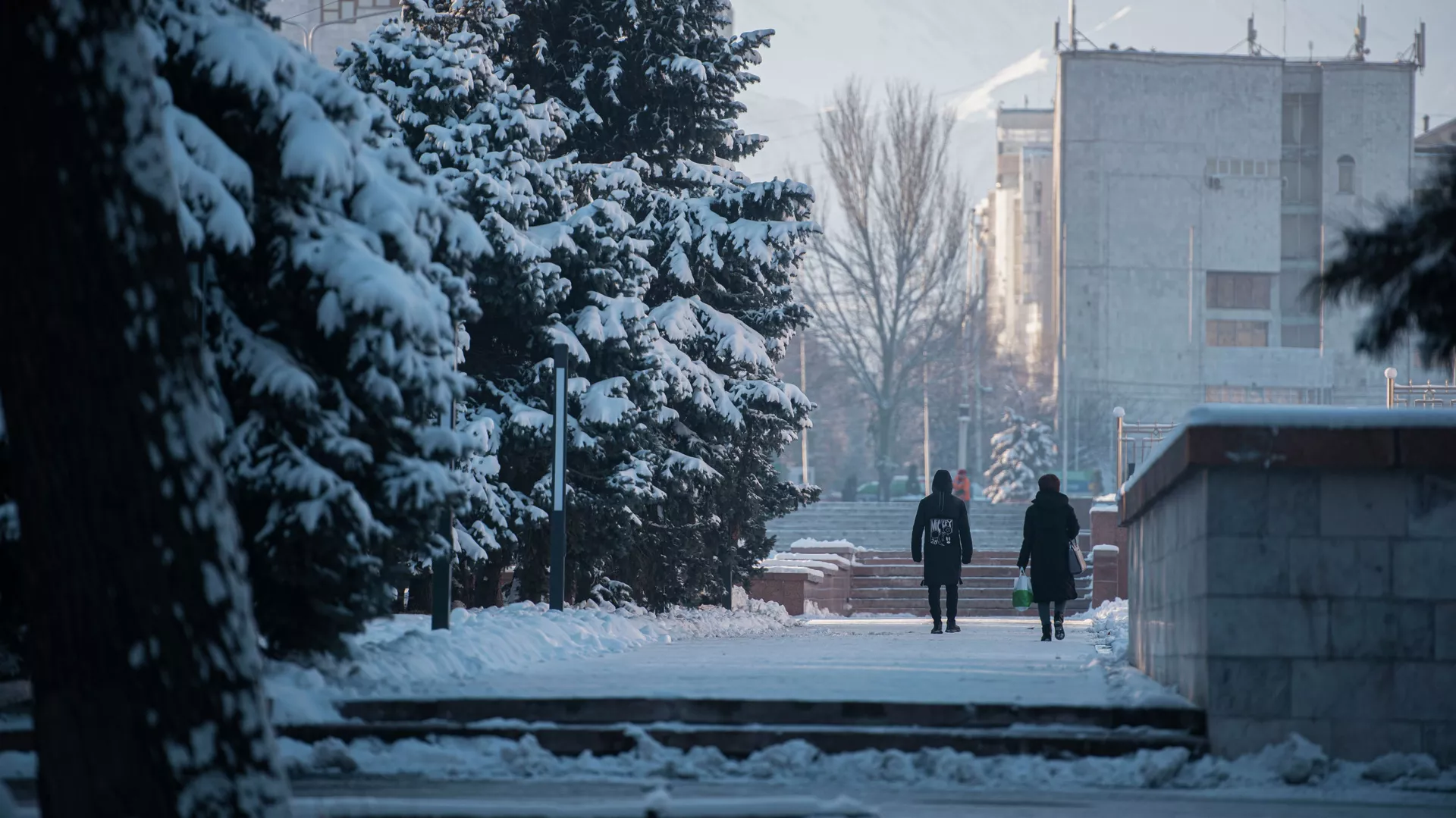 какой будет погода в центральной азии в понедельник, 16 декабря 2024