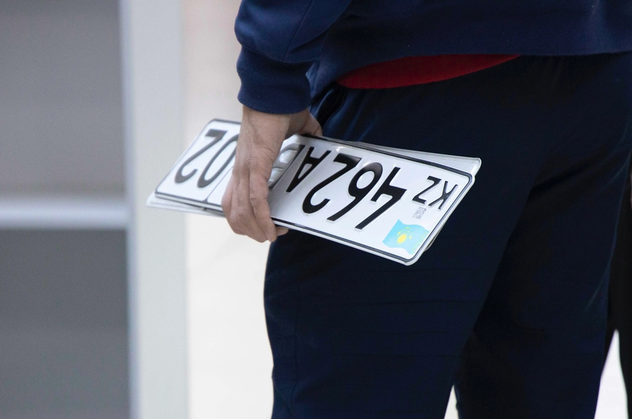 жители казахстана смогут сами выбирать автомобильные номера