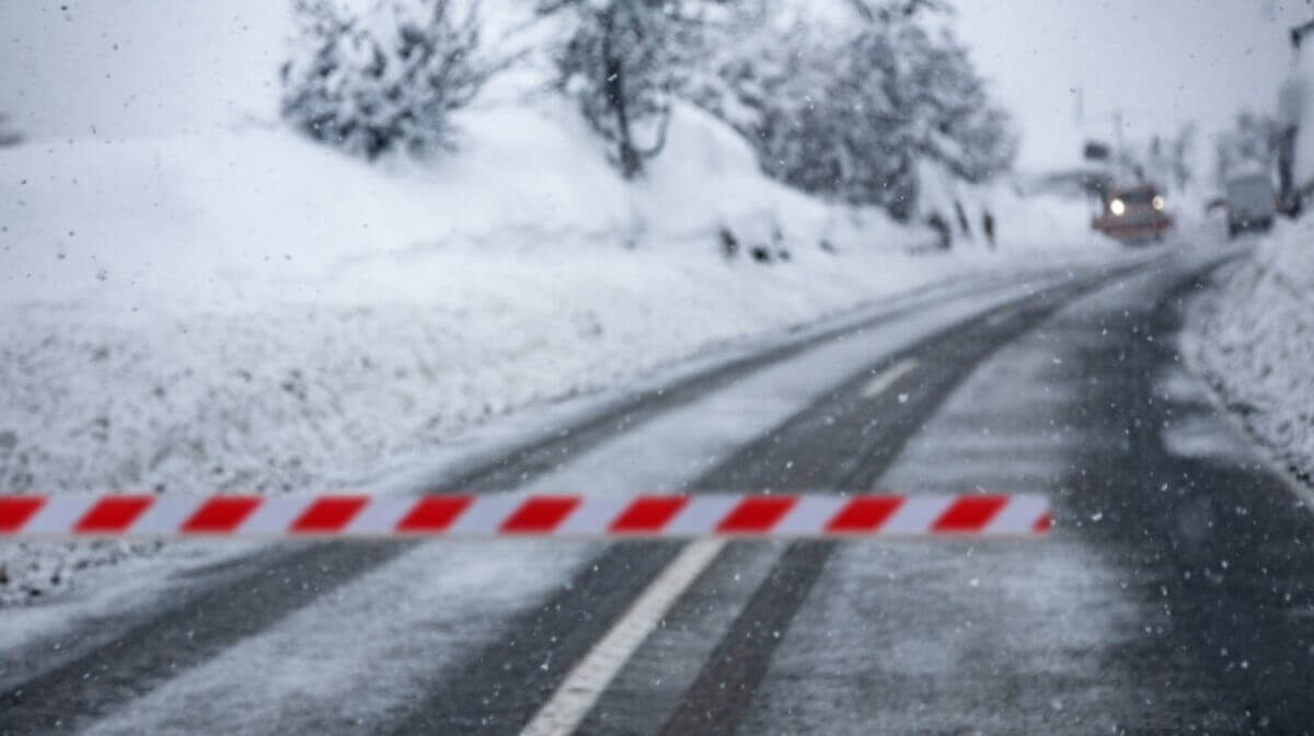 в трех областях казахстана ограничили движение из-за непогоды