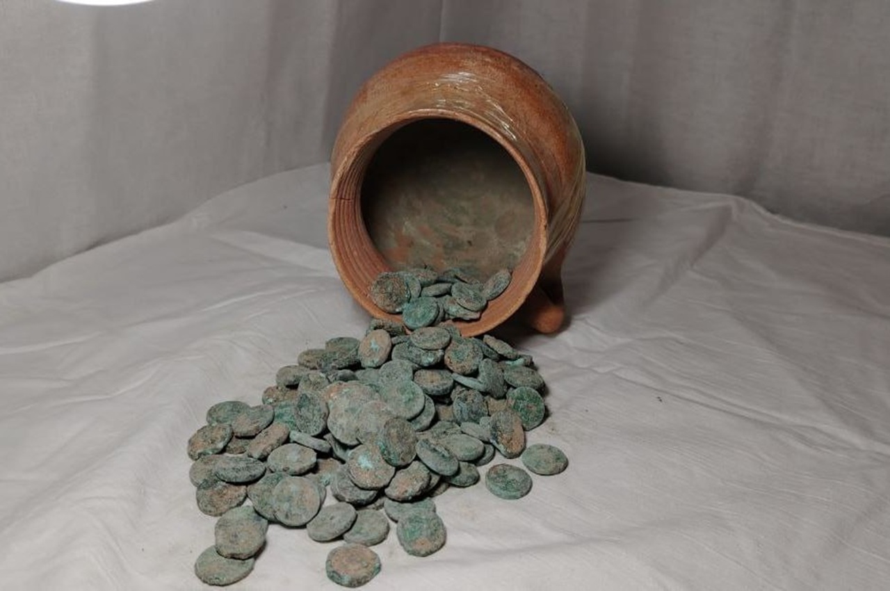 в таджикистане нашли уникальные древние монеты возрастом две тысячи лет