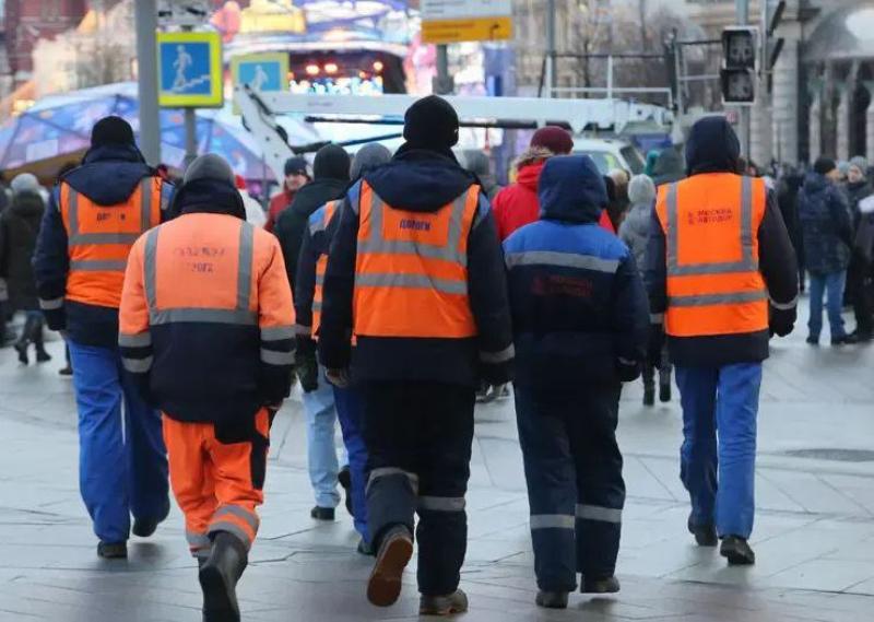 число мигрантов из кыргызстана в россии сократилось вдвое