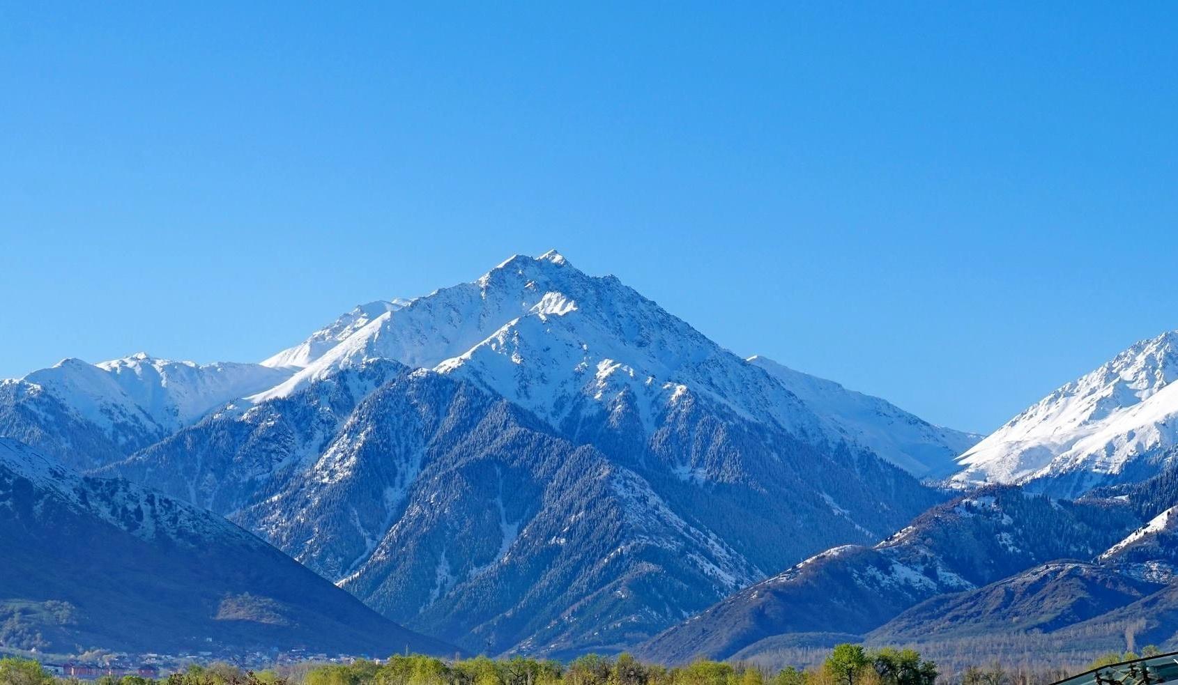 российских альпинистов спасли в горах таджикистана