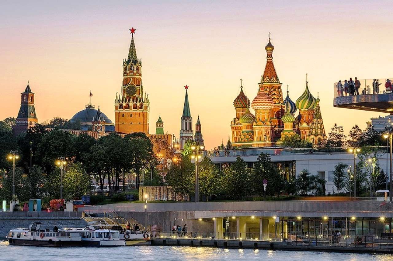 казахстанским мигрантам в москве и подмосковье потребуется установить приложение «амина» с 1 сентября