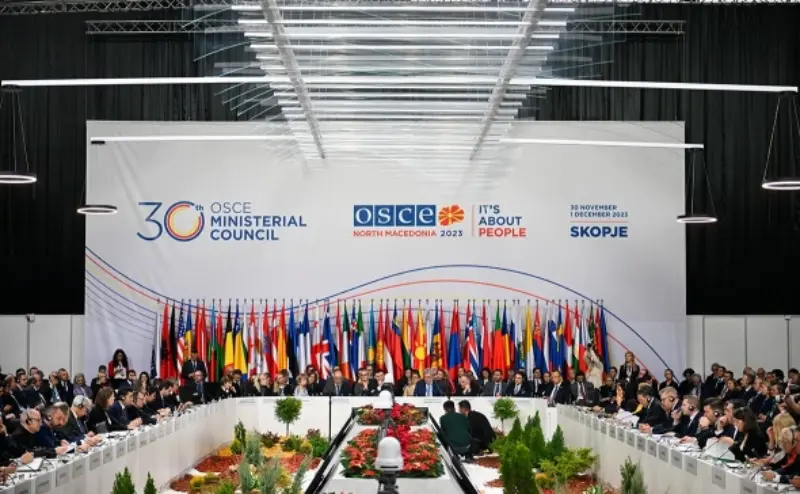 сергей лавров: вопрос выхода рф из обсе «висит» в воздухе