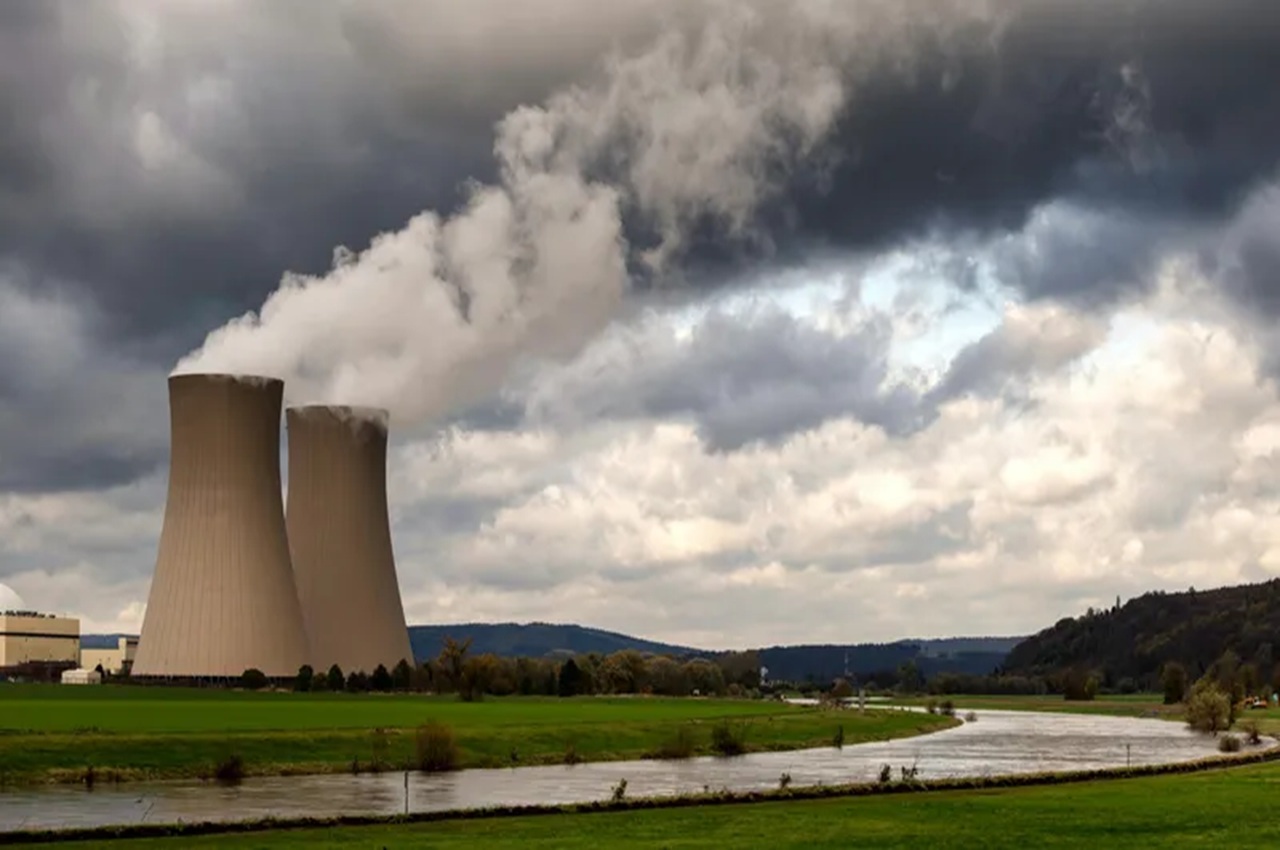 казахстан присматривается к каспию: новая территория для аэс и возвращение к ядерному наследию