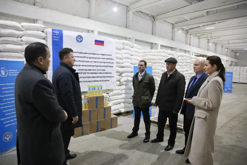 россия помогает: кыргызстан бесплатно получил сотни тонн продуктов из рф для помощи нуждающимся