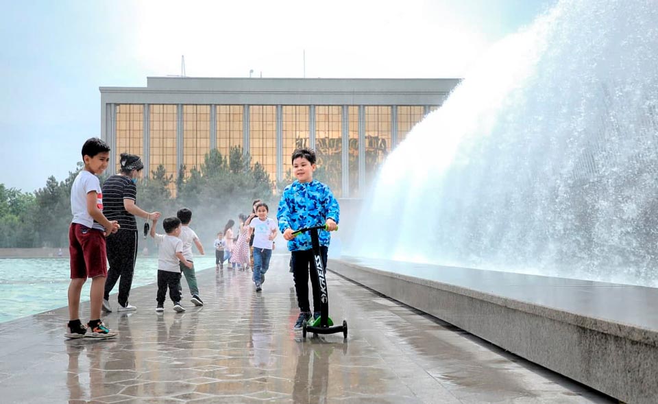 пыльный ветер и сильная жара в узбекистане, ливни в кыргызстане: погода во вторник, 6 августа 2024