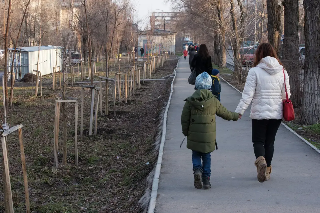 какая погода ожидается в центральной азии в четверг, 13 марта 2025