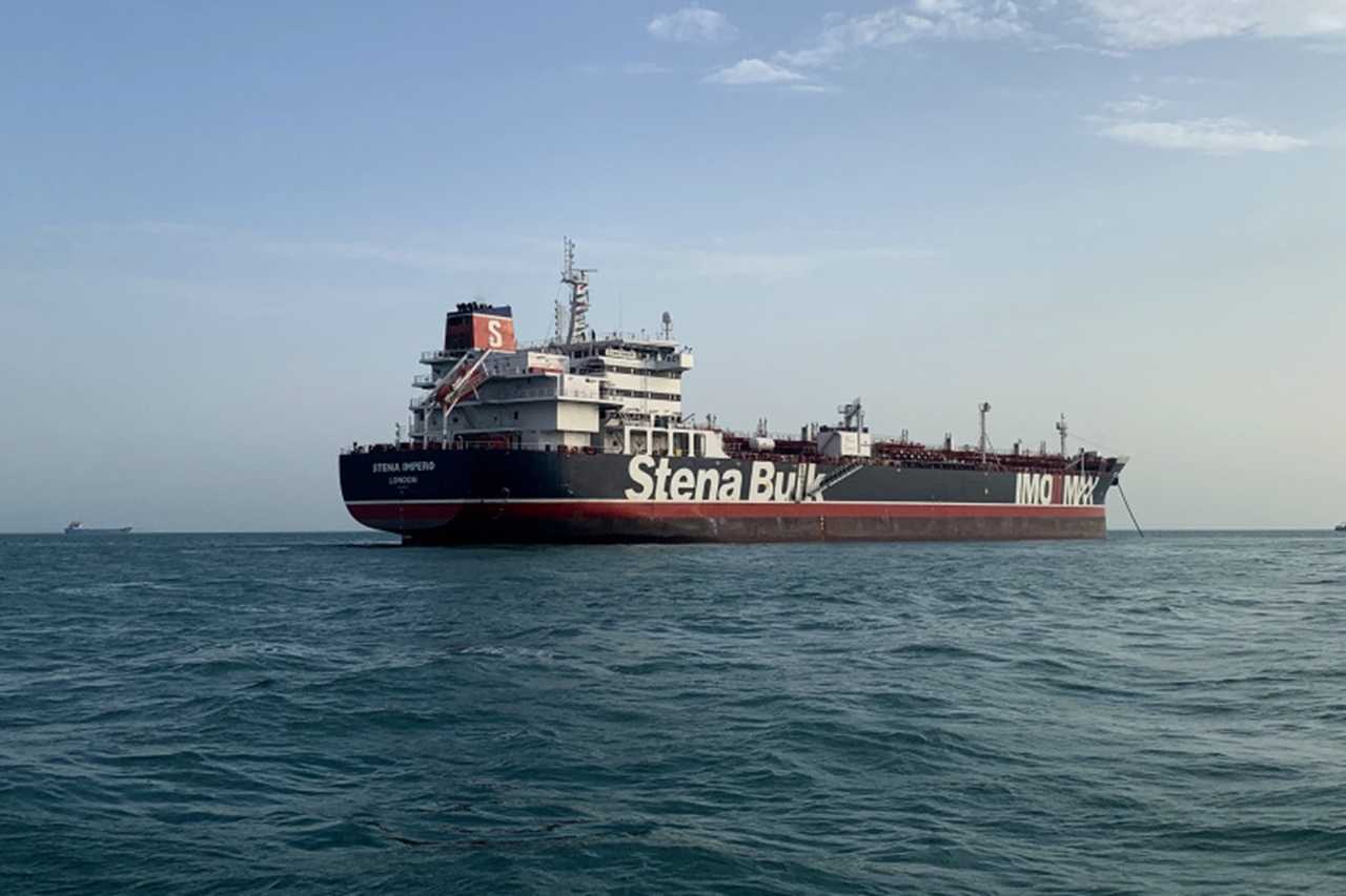 иран открыл ормузский пролив для судов дружественных государств