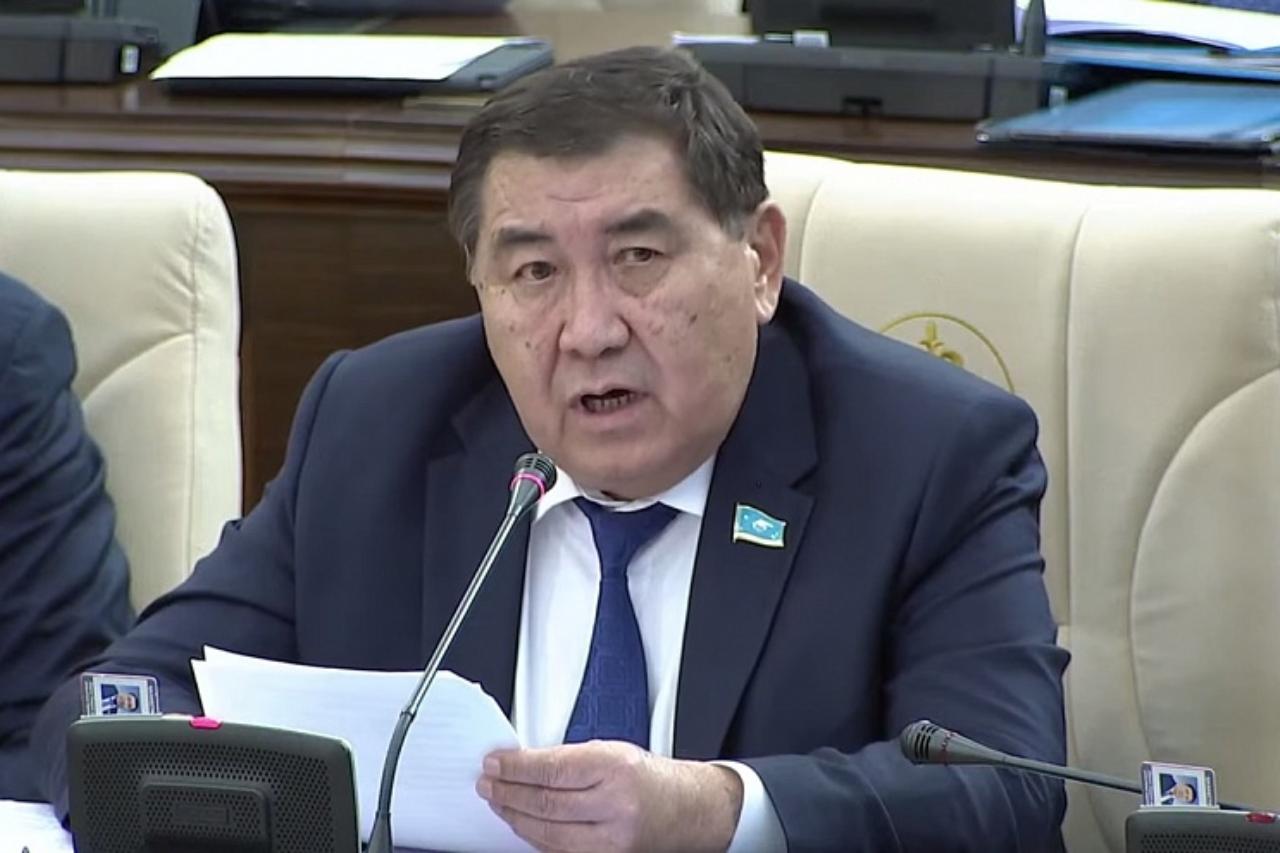 Депутат Бапи: Казахстану нужен свой музей оружия, а не филиал российского