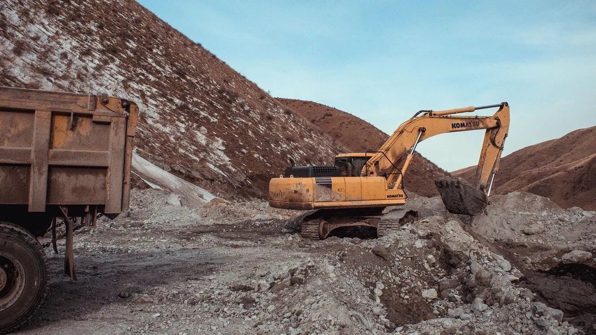 Парламентарии Кыргызстана поддержали добычу урана в стране