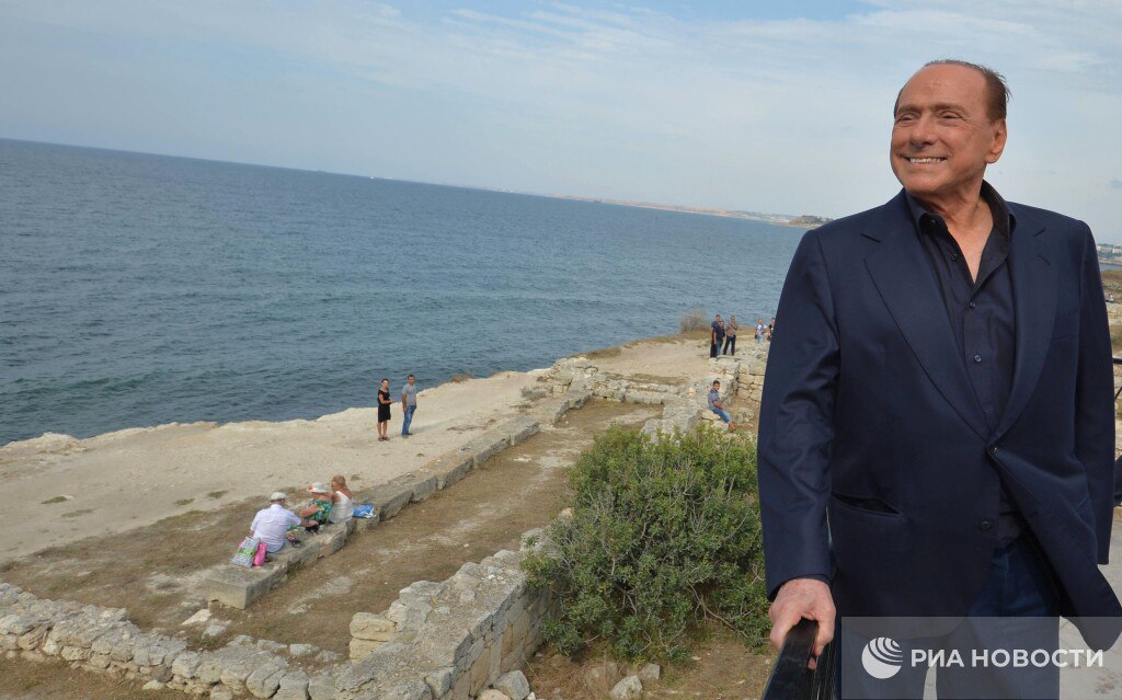 ввс:  сильвио берлускони удавалось совмещать большой бизнес и политическую карьеру