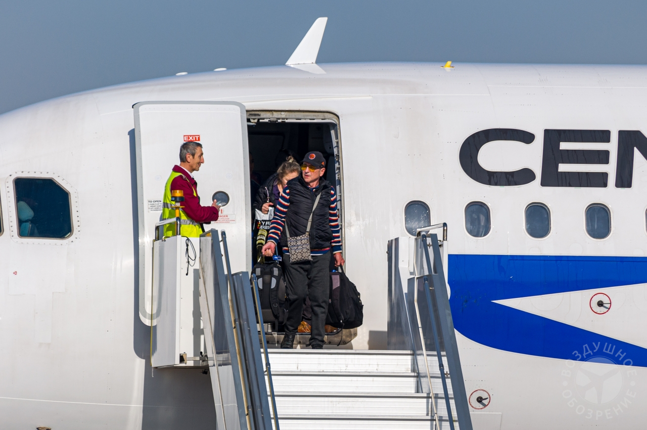 хабаровск и самарканд соединил первый прямой авиарейс