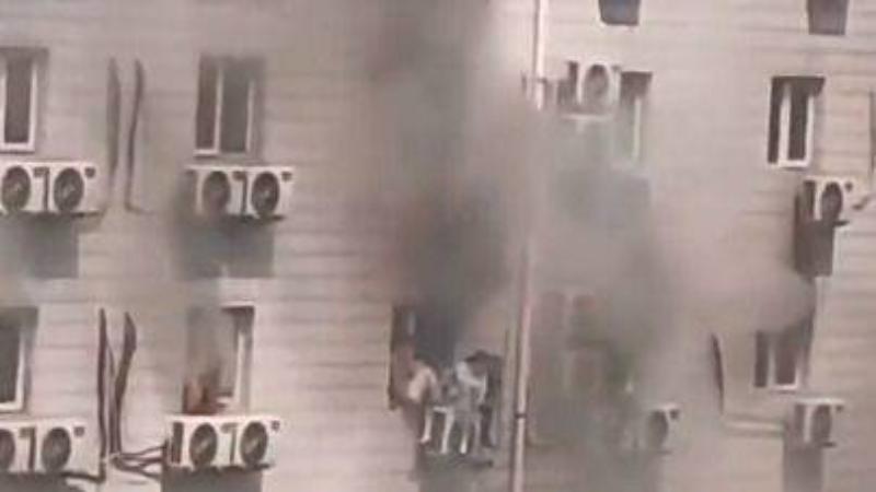 сми: в пожаре в больнице пекина эвакуировано более 70 пациентов, погиб 21 человек