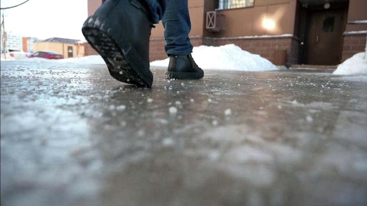 лавины, гололед и метель: штормовое предупреждение вновь объявлено в казахстане