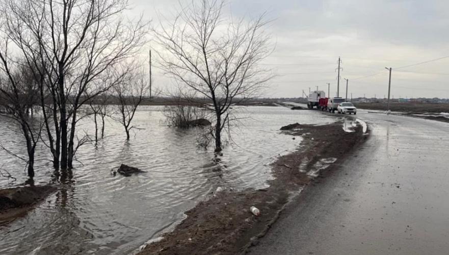 движение на трассе в западно-казахстанской области ограничено из-за паводков