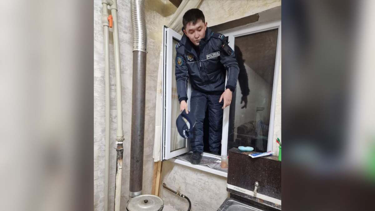 полицейские казахстана спасли от отравления угарным газом пять человек