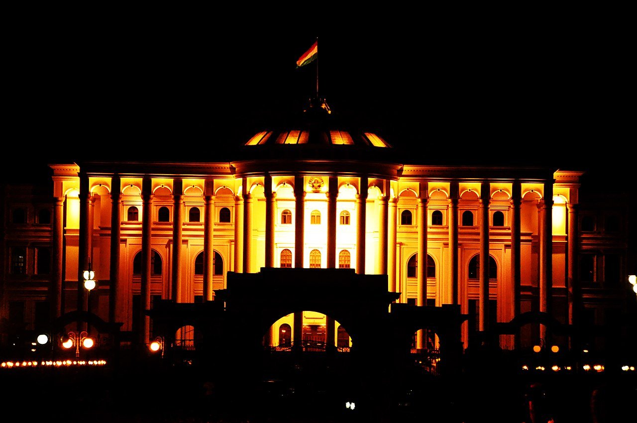 тепло и местами дожди в центральной азии в понедельник, 20 октября 2025 года