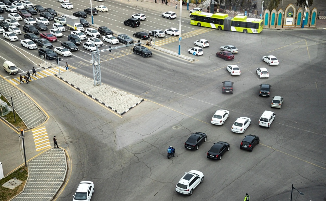 ташкент теряет более $340 млн в год из-за транспортного коллапса