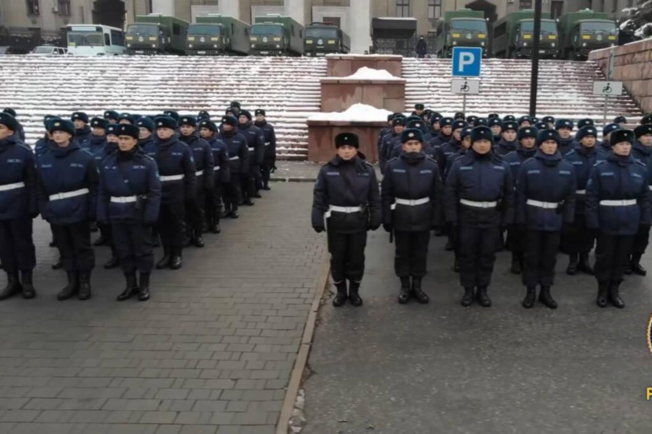 новый год на пороге: полиция алматы переведена на усиленный вариант несения службы