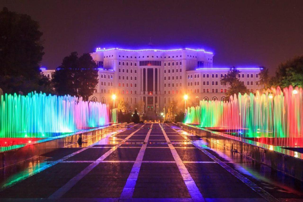 в основном солнечную погоду обещают в центральной азии в понедельник, 9 июня 2025 года