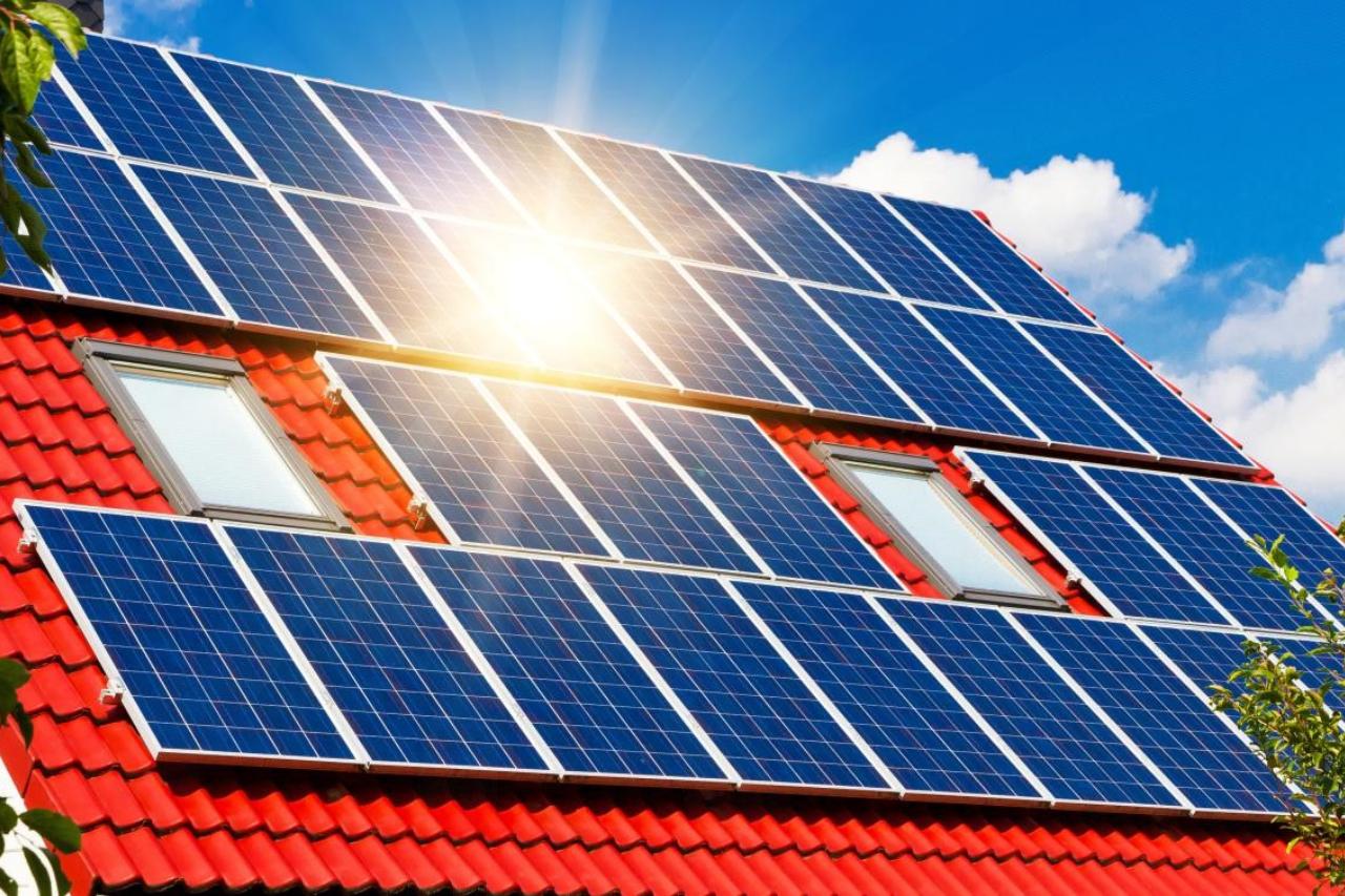 кыргызстан переходит на солнечную энергию: население сможет продавать излишки электричества государству