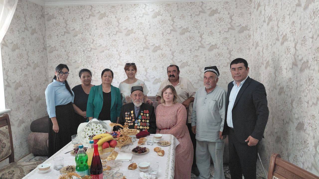 российские дипломаты в узбекистане вручили юбилейные награды ветеранам вов в ташкентской области