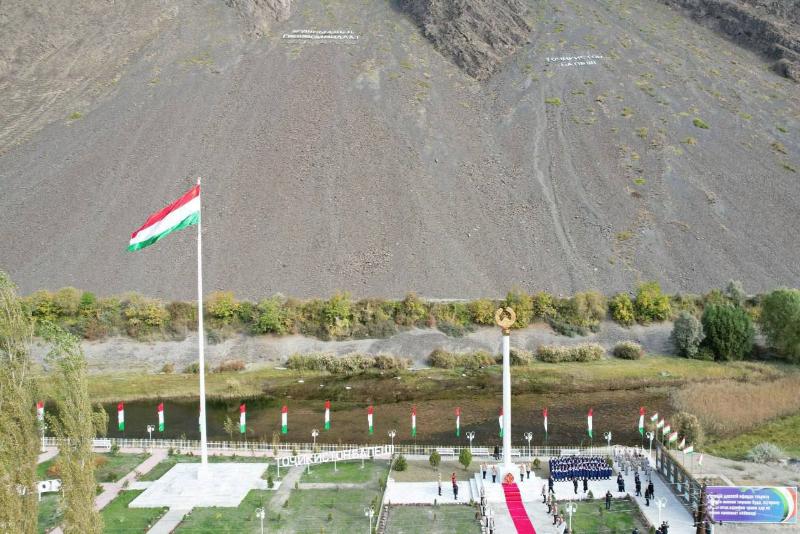 «Цветная революция» под черным флагом: как вооруженные Западом радикалы будут раскачивать Таджикистан