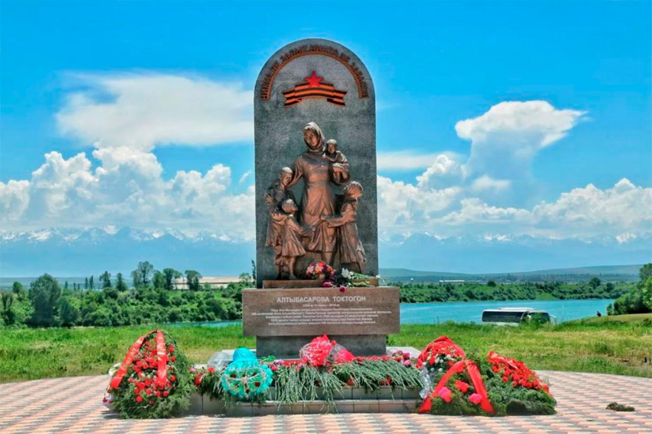 Прославили подвиг, объединили сердца: как в Бишкеке прошел международный конкурс «Материнство. Милосердие. Победа»