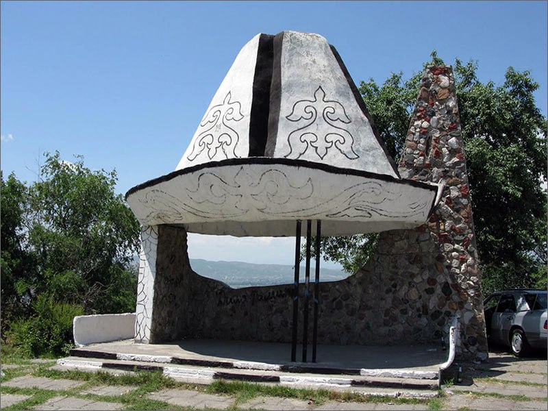 сегодня, 5 марта в кыргызстане отмечается день ак калпак күнүm (история, традиции) 