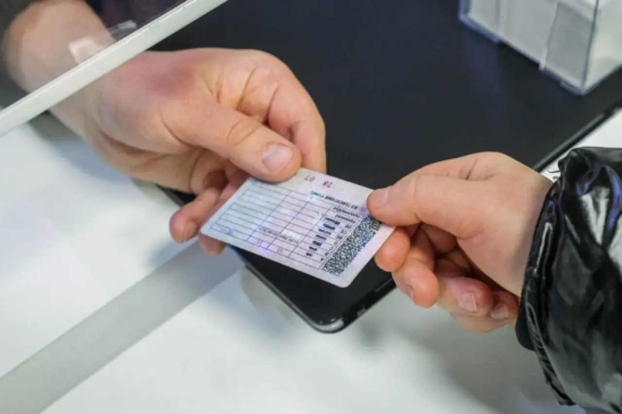 в россии часть иностранных водительских прав станут недействительными с 1 апреля 2025