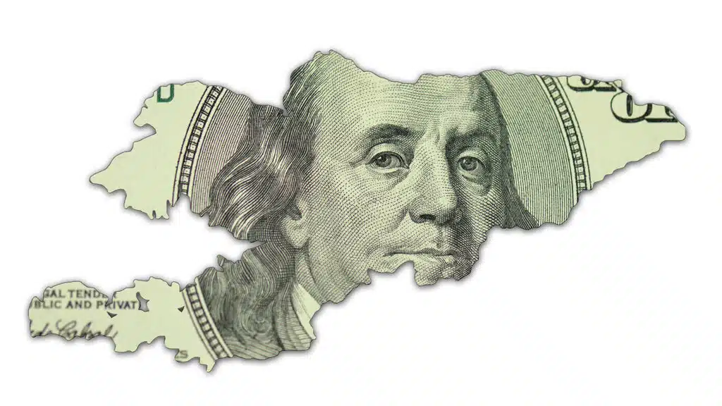 Доллары и евро под запрет: в Кыргызстане все сделки по купле-продаже имущества хотят перевести в безнал