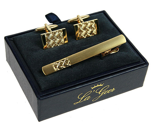 госслужащим узбекистана запретили принимать подарки дороже 1,2 млн сумов ($105) 