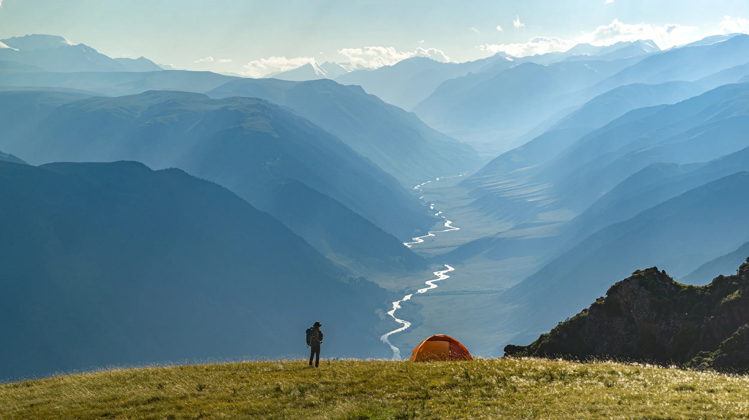 казахстан вошел в тройку самых популярных направлений для российских туристов