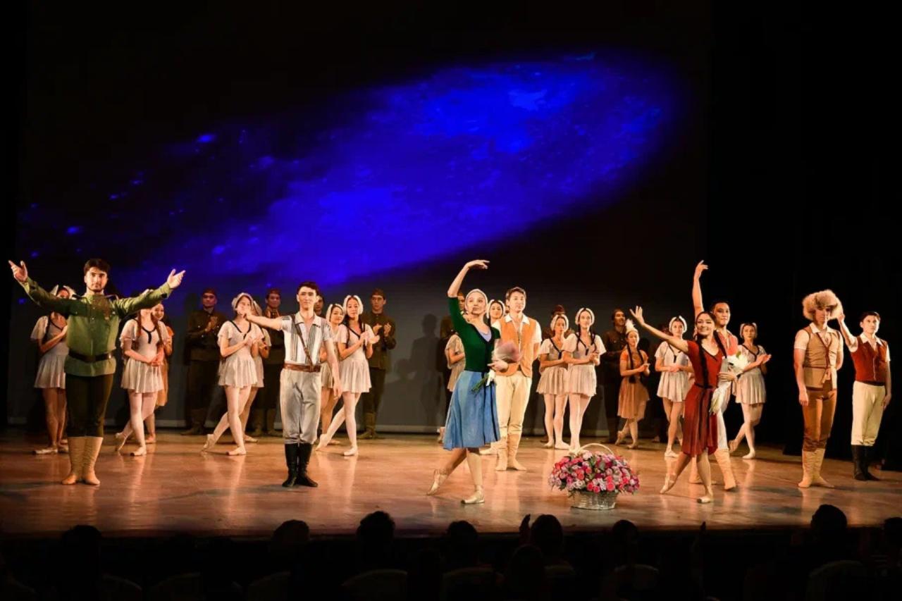 артисты из кыргызстана представили в москве балет-ораторию «материнское поле»