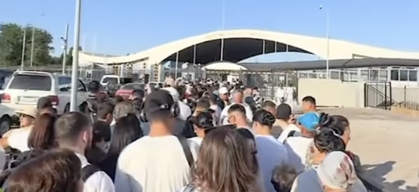 гигантская очередь возникла на границе казахстана с кыргызстаном