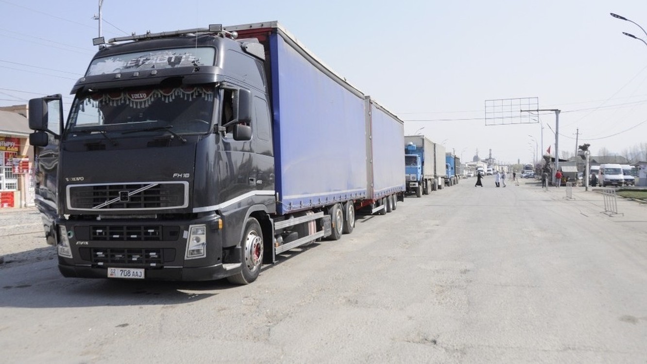 банда пиратов обворовывала казахстанские фуры прямо на ходу