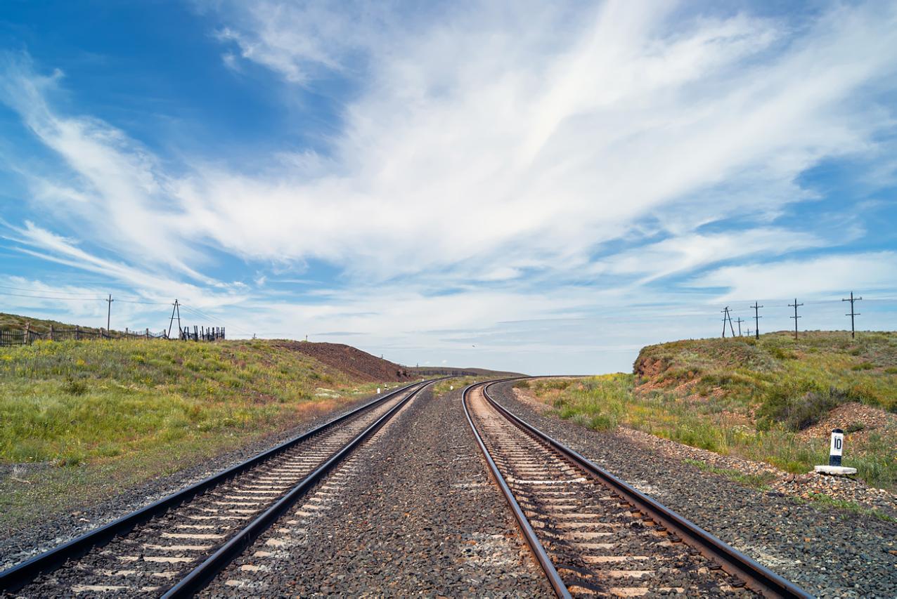 железнодорожную магистраль для ускорения транзита грузов из кнр начали строить в казахстане