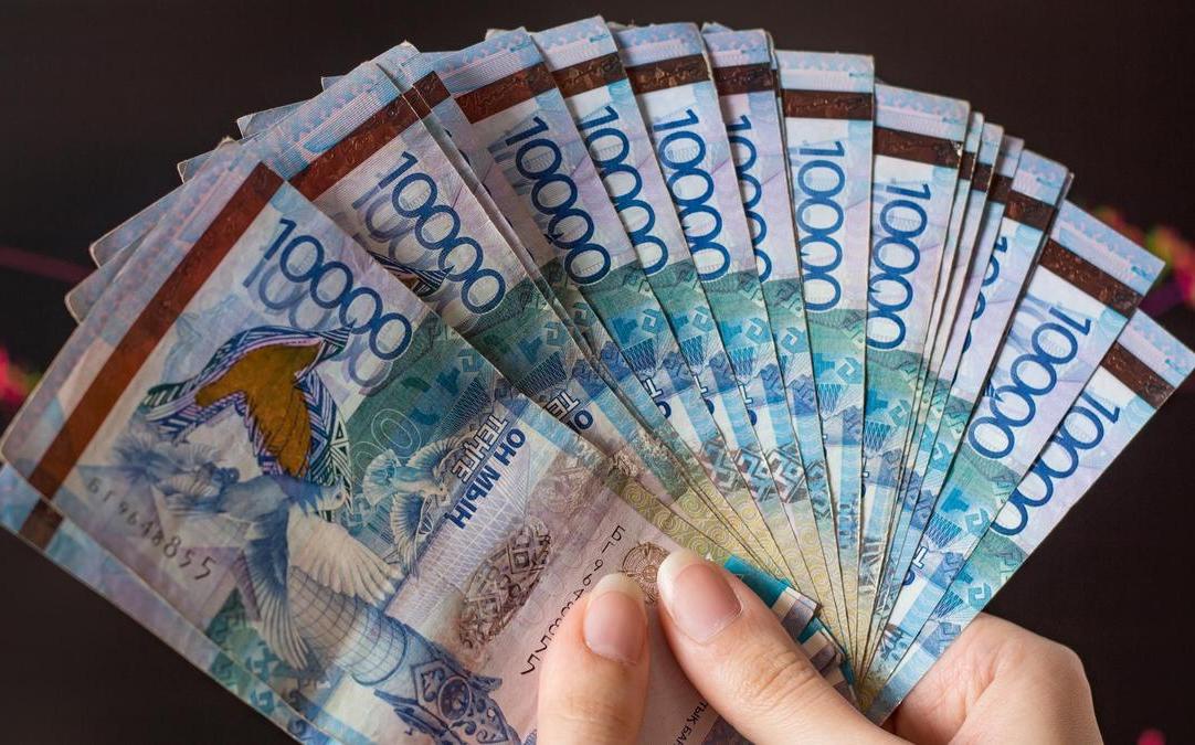 какой будет курс тенге: доллар растет, нефть дорожает