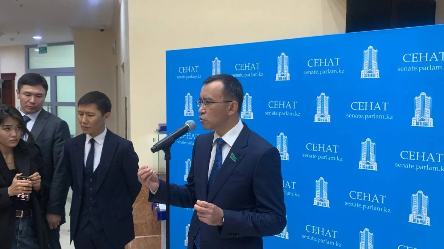 стала известна реакция властей казахстана на заявления петра толстого