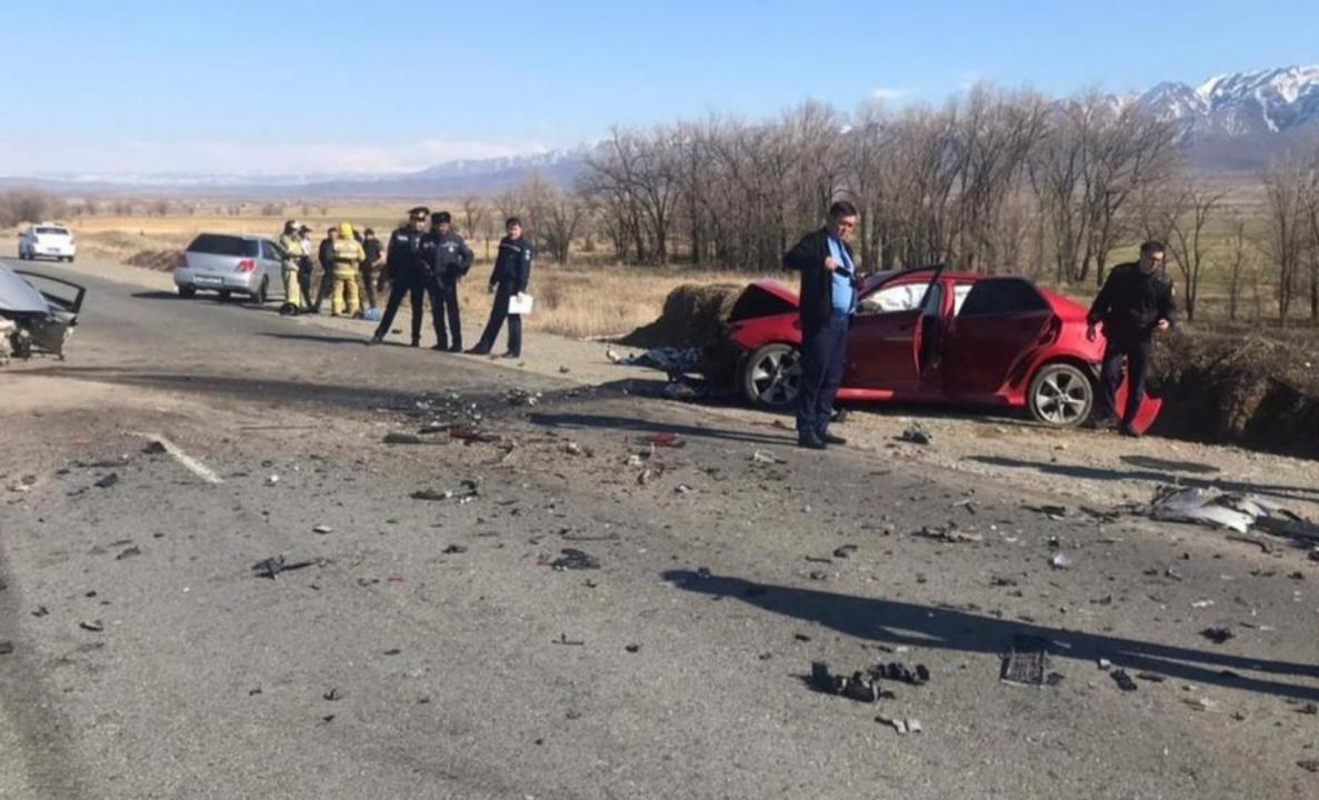 два человека погибли, еще двое в больнице: на трассе алматы-усть-каменогорск произошло массовое дтп