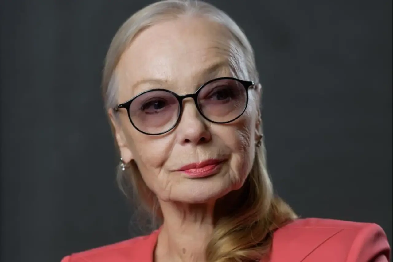 казахстанская актриса наталья косенко стала первой иностранной лауреаткой премии «фигаро» в санкт-петербурге