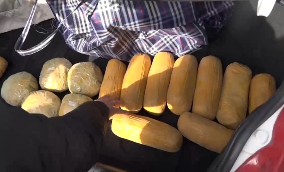 в узбекистане задержаны контрабандисты за перевозку 40 кг наркотиков