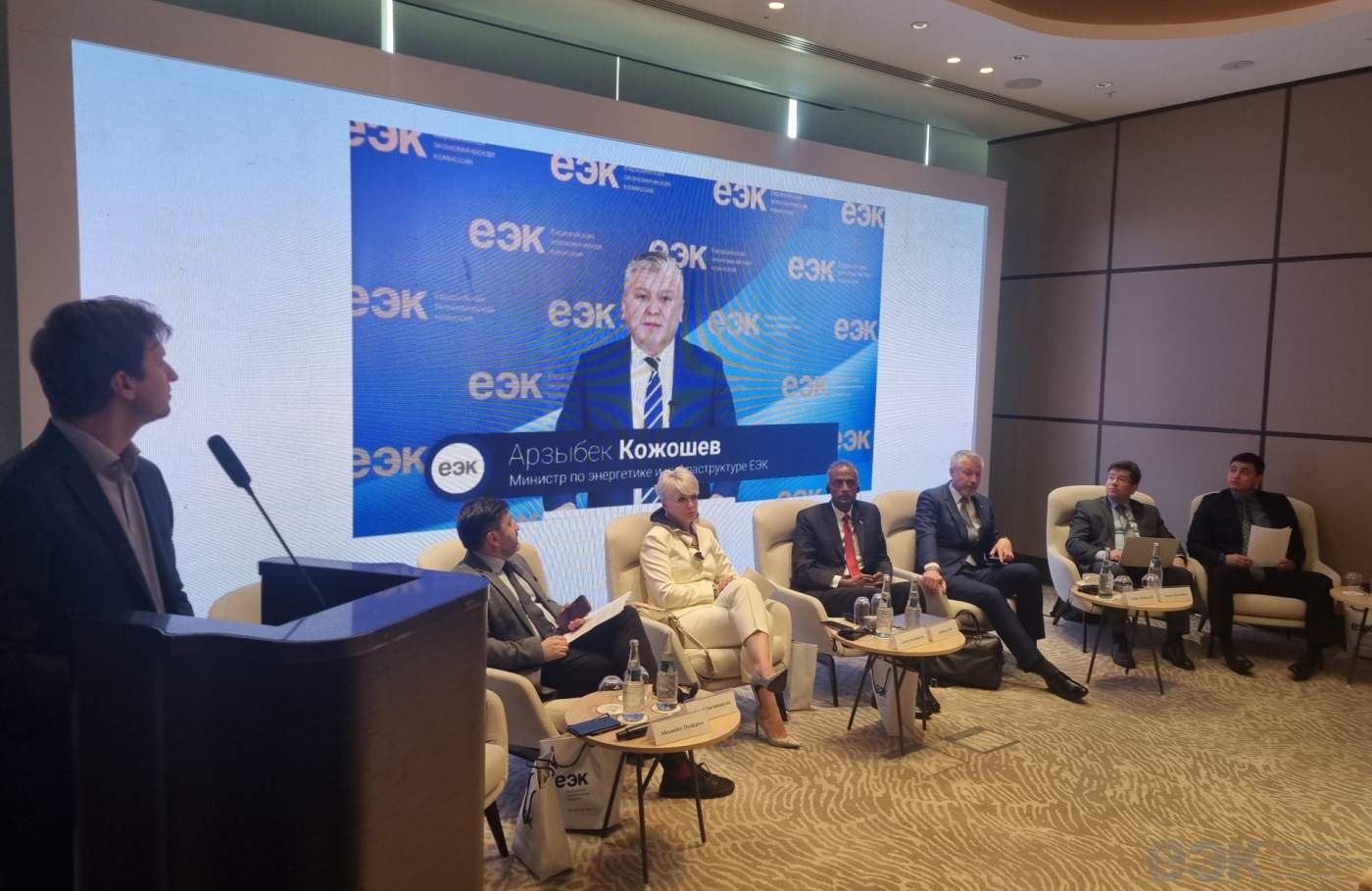 разворот на восток: еэк наращивает сотрудничество с эскато