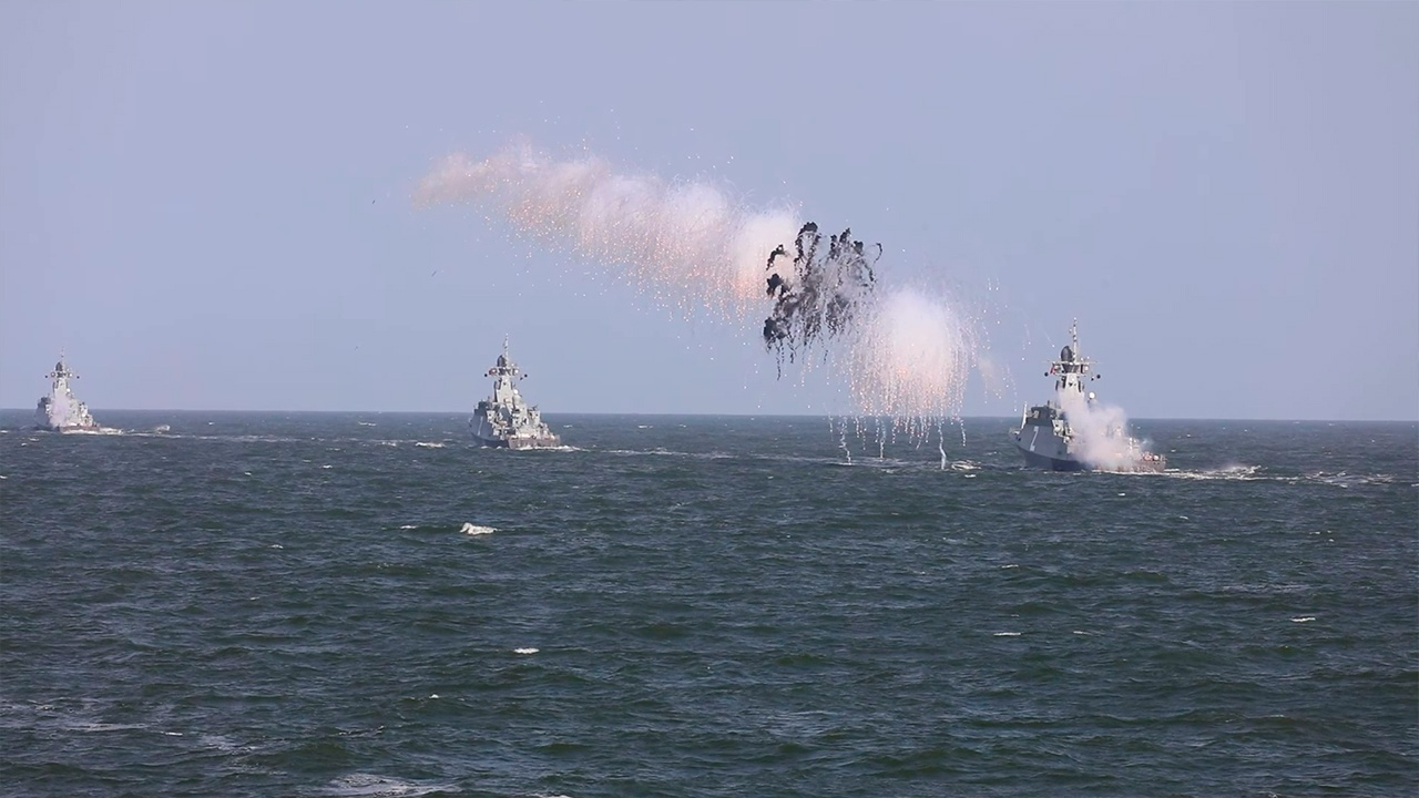 каспийский пожар: тегеран предупреждает об экологической катастрофе и вовлечении соседей в чужую войну