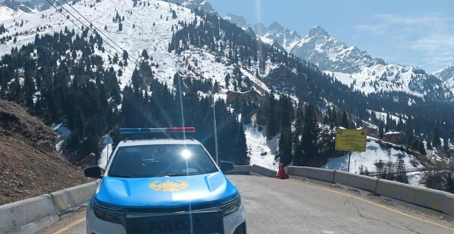 в горах алматы из-за опасности схода лавин выставлены блокпосты (список)