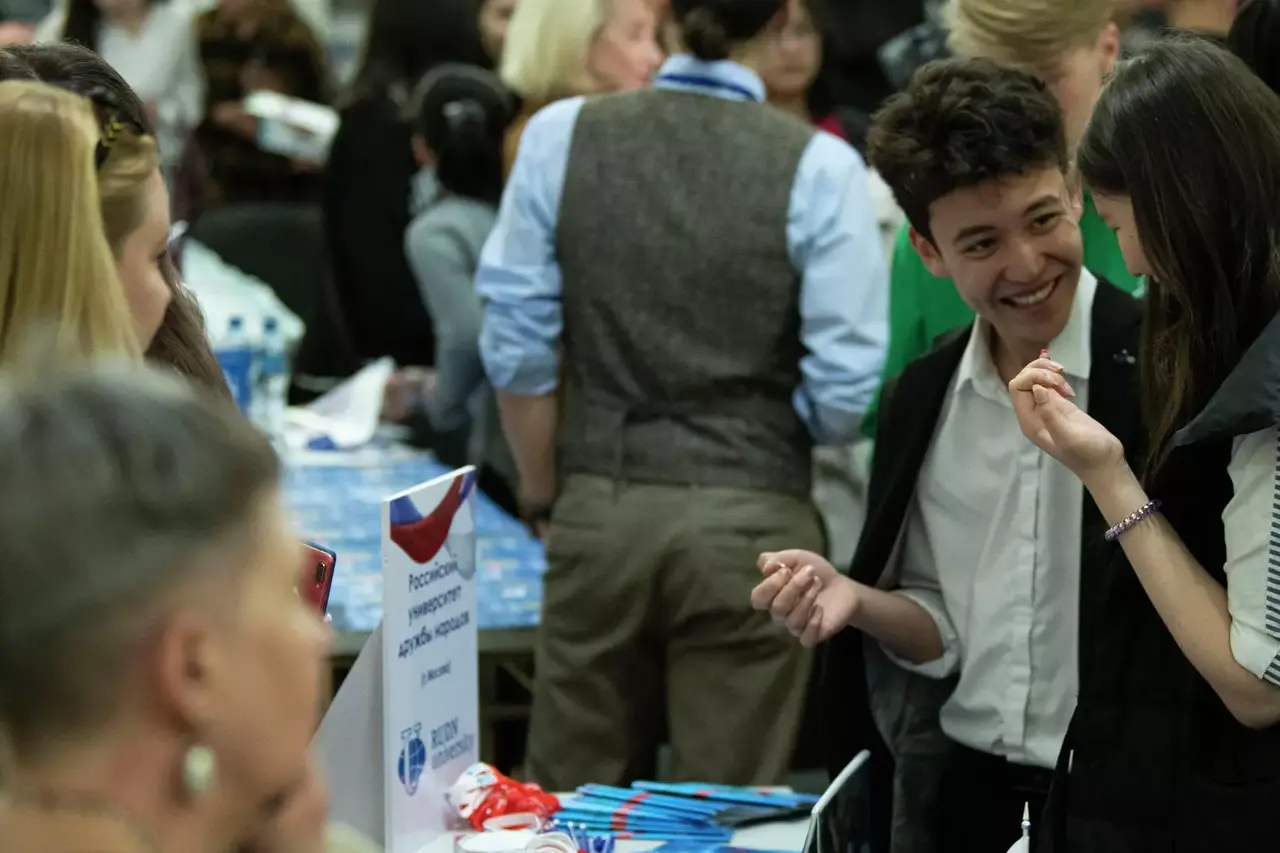 двери в российское образование открыты: масштабная выставка вузов стартует в кыргызстане