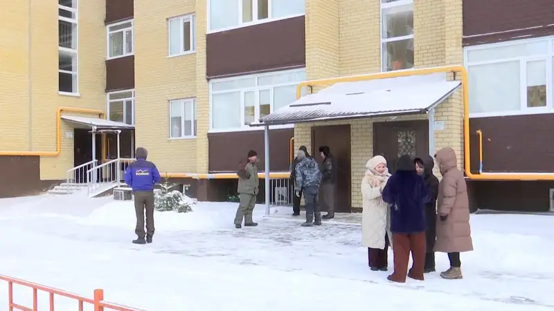 массовое отравление хлором в казахстане: жильцы одной из новостроек надышались ядовитыми парами