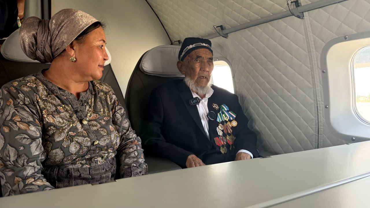 Первый в жизни полет в 115 лет: в Узбекистане исполнили мечту старейшего жителя страны